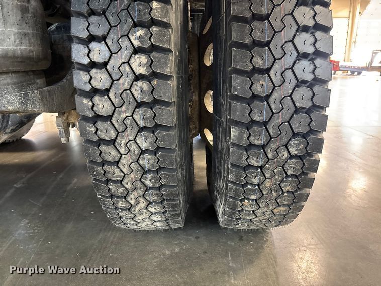 image for item FI1514 2015 Peterbilt 567 dump truck