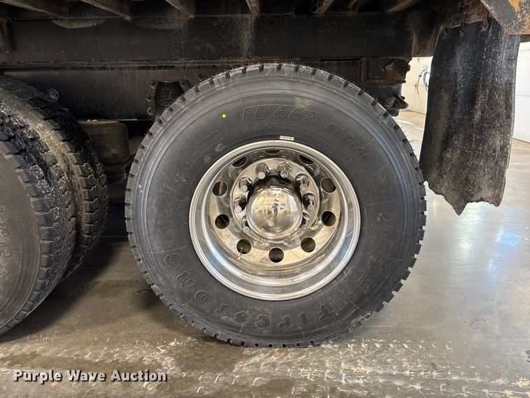 image for item FI1514 2015 Peterbilt 567 dump truck