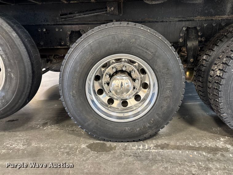 image for item FI1514 2015 Peterbilt 567 dump truck