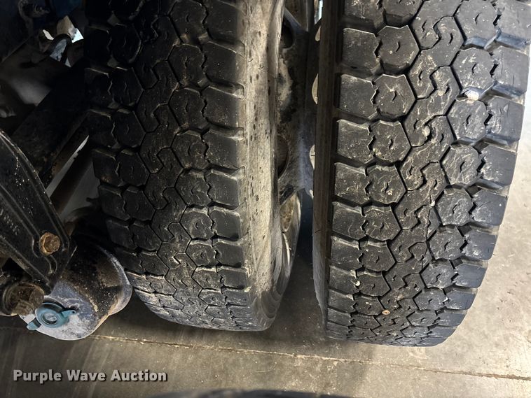 image for item FI1514 2015 Peterbilt 567 dump truck