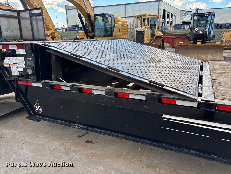 image for item FI1520 2014 Trail-Eze TE80HT drop deck hydraulic tail equipment trailer