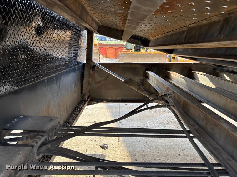 image for item FI1520 2014 Trail-Eze TE80HT drop deck hydraulic tail equipment trailer