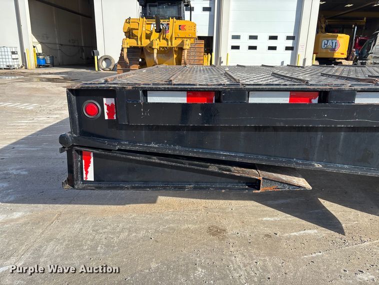 image for item FI1520 2014 Trail-Eze TE80HT drop deck hydraulic tail equipment trailer