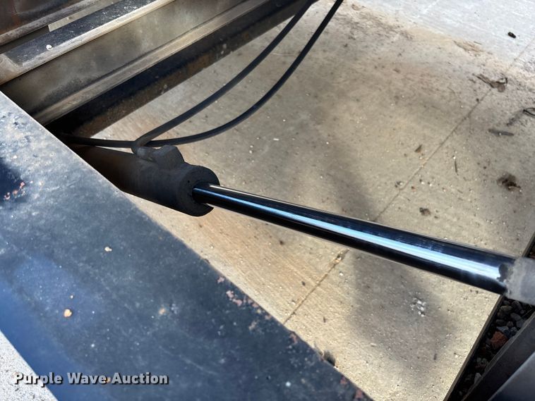 image for item FI1520 2014 Trail-Eze TE80HT drop deck hydraulic tail equipment trailer