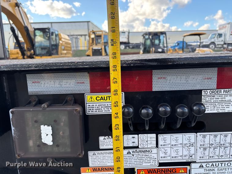 image for item FI1520 2014 Trail-Eze TE80HT drop deck hydraulic tail equipment trailer