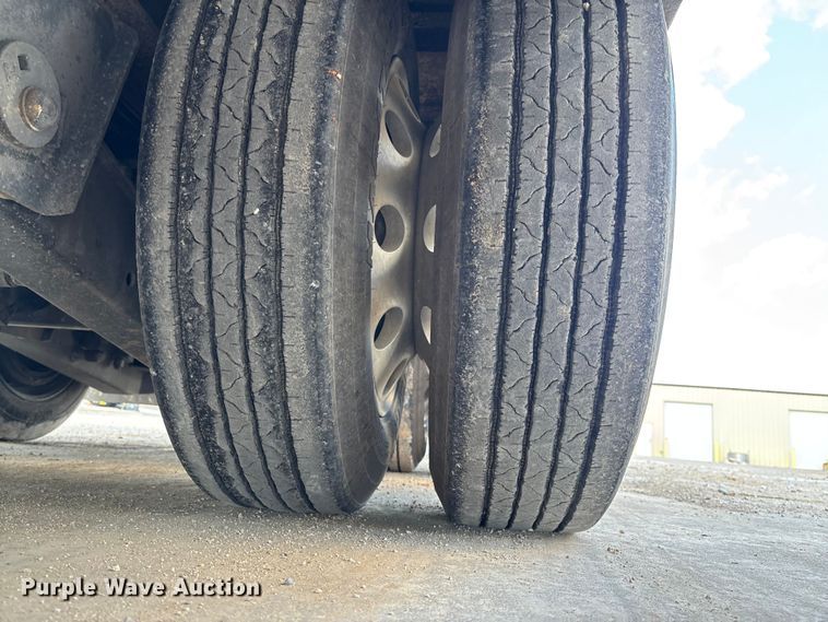 image for item FI1520 2014 Trail-Eze TE80HT drop deck hydraulic tail equipment trailer