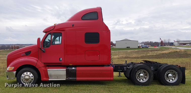 image for item FK0692 2007 Peterbilt 387 semi truck