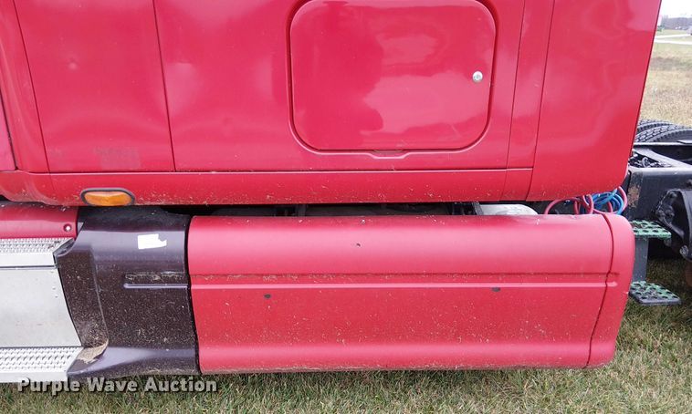 image for item FK0692 2007 Peterbilt 387 semi truck