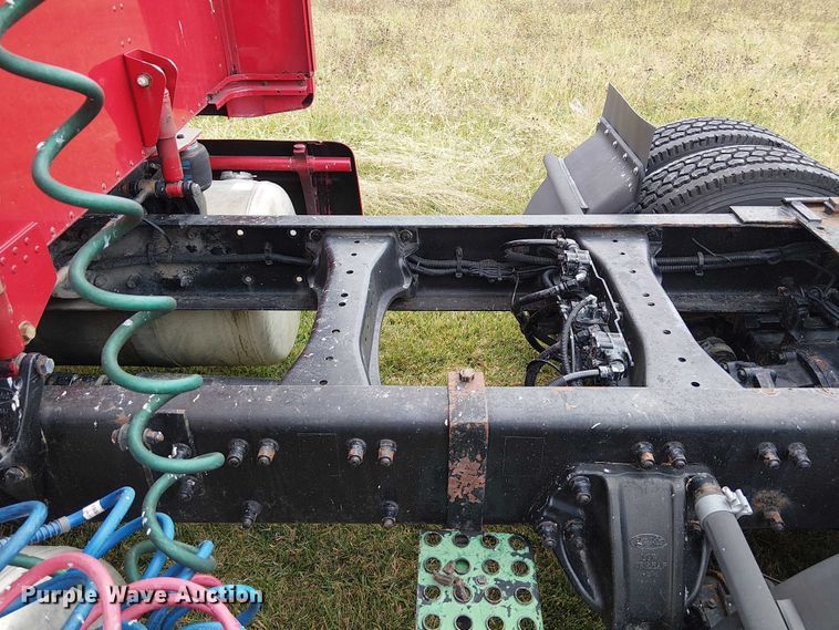 image for item FK0692 2007 Peterbilt 387 semi truck