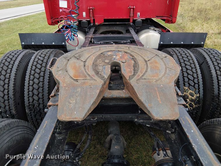 image for item FK0692 2007 Peterbilt 387 semi truck