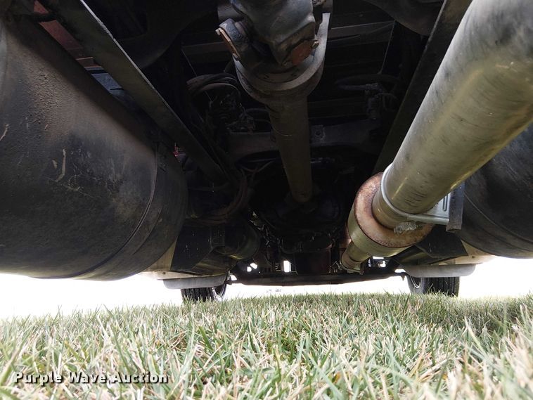 image for item FK0692 2007 Peterbilt 387 semi truck