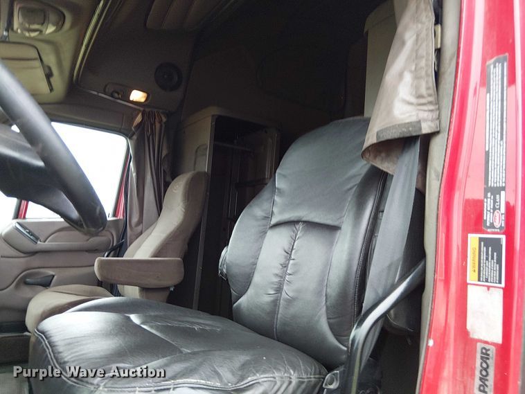 image for item FK0692 2007 Peterbilt 387 semi truck