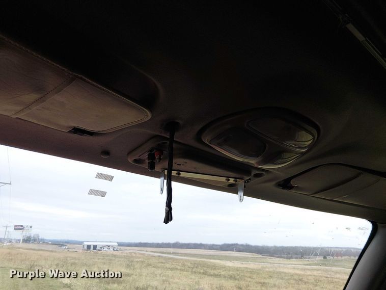 image for item FK0692 2007 Peterbilt 387 semi truck