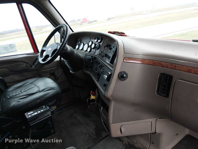 image for item FK0692 2007 Peterbilt 387 semi truck