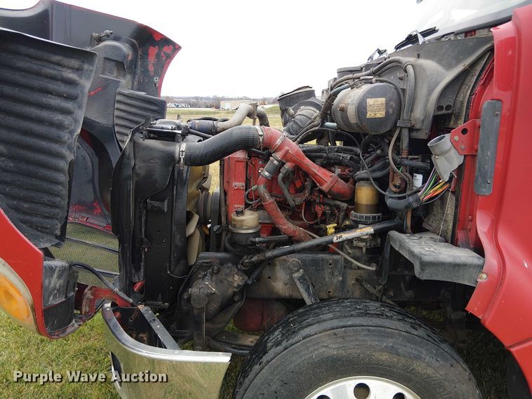 image for item FK0692 2007 Peterbilt 387 semi truck