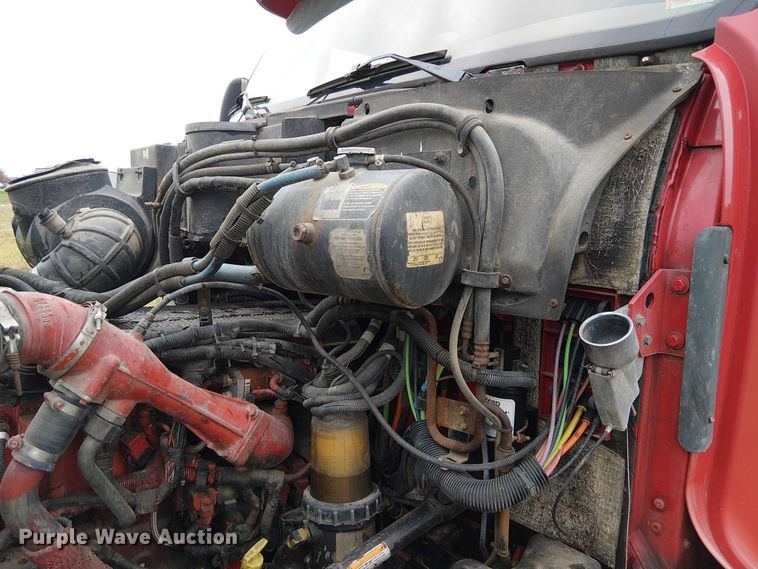 image for item FK0692 2007 Peterbilt 387 semi truck