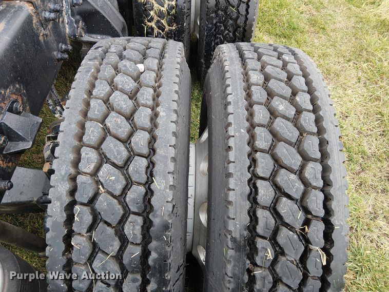 image for item FK0692 2007 Peterbilt 387 semi truck