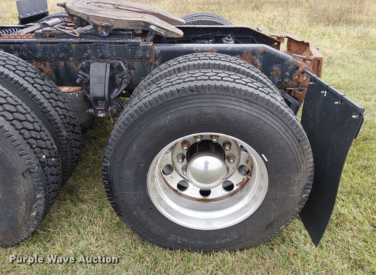 image for item FK0692 2007 Peterbilt 387 semi truck