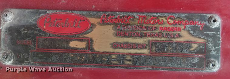 image for item FK0692 2007 Peterbilt 387 semi truck