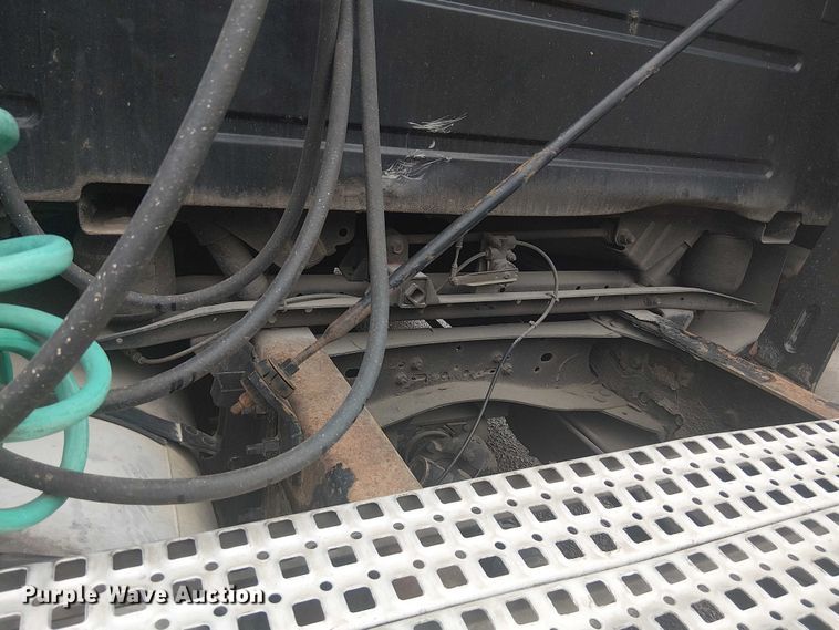 image for item FK0693 2006 Volvo VN semi truck