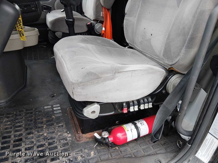 image for item FK0693 2006 Volvo VN semi truck