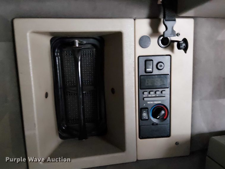 image for item FK0693 2006 Volvo VN semi truck