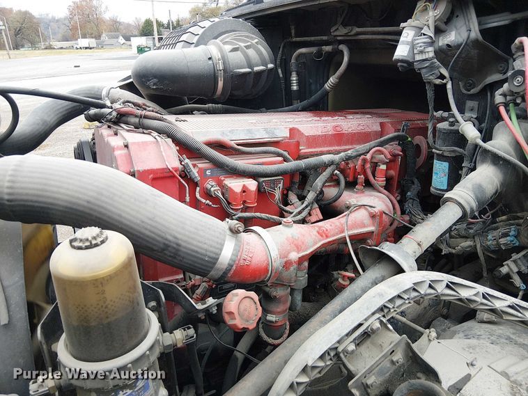 image for item FK0693 2006 Volvo VN semi truck