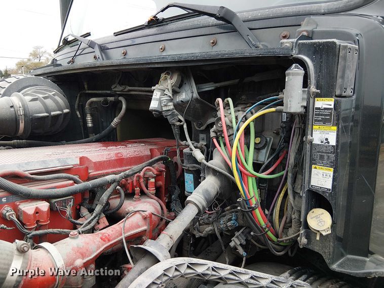 image for item FK0693 2006 Volvo VN semi truck