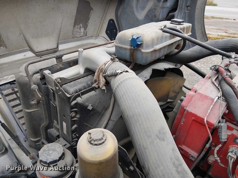 image for item FK0693 2006 Volvo VN semi truck