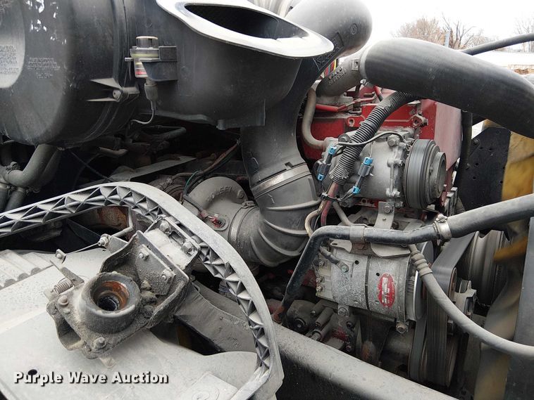 image for item FK0693 2006 Volvo VN semi truck