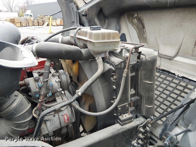 image for item FK0693 2006 Volvo VN semi truck