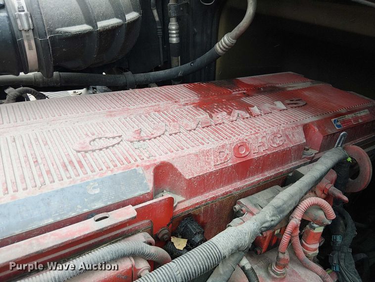 image for item FK0693 2006 Volvo VN semi truck