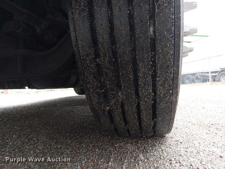 image for item FK0693 2006 Volvo VN semi truck