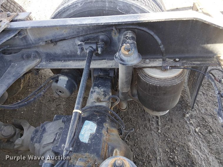 image for item FK0695 2022 Peterbilt 389  semi truck