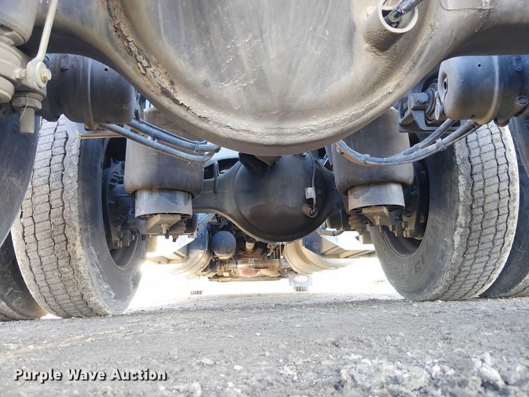 image for item FK0695 2022 Peterbilt 389  semi truck