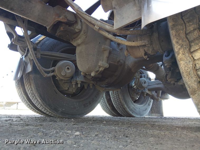 image for item FK0695 2022 Peterbilt 389  semi truck