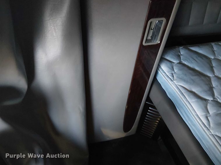 image for item FK0695 2022 Peterbilt 389  semi truck