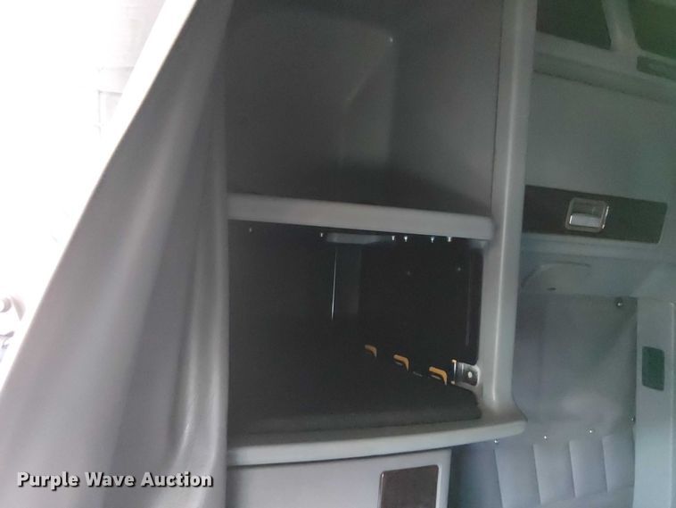 image for item FK0695 2022 Peterbilt 389  semi truck