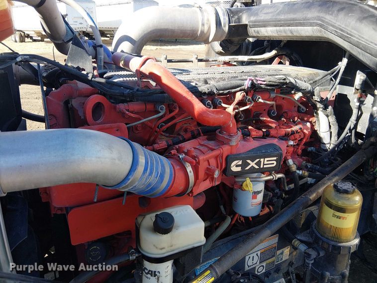 image for item FK0695 2022 Peterbilt 389  semi truck