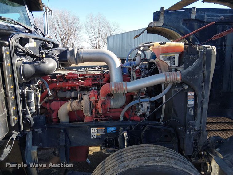 image for item FK0695 2022 Peterbilt 389  semi truck