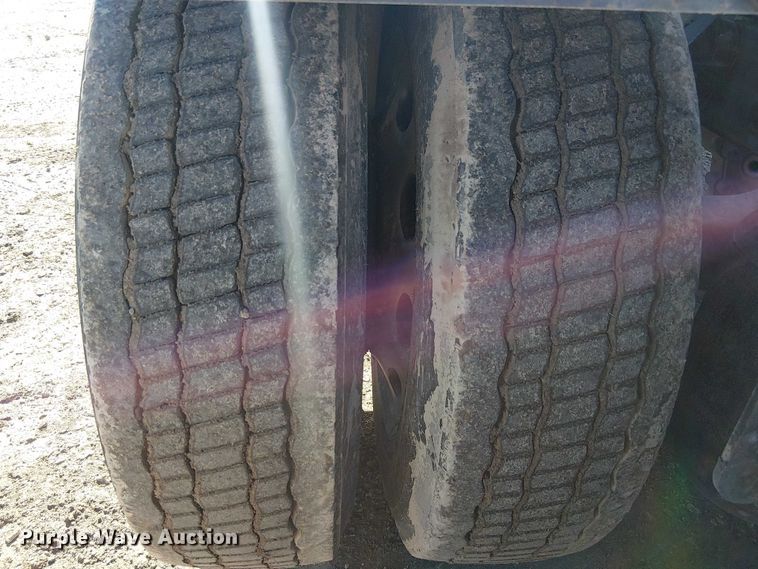 image for item FK0695 2022 Peterbilt 389  semi truck