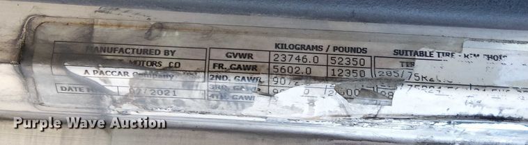 image for item FK0695 2022 Peterbilt 389  semi truck