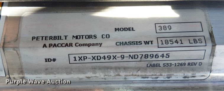 image for item FK0695 2022 Peterbilt 389  semi truck