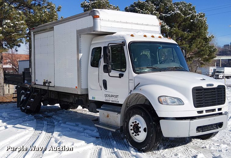 image for item FK0725 2020 Freightliner Business Class M2 Ext. Cab box / flatbed truck