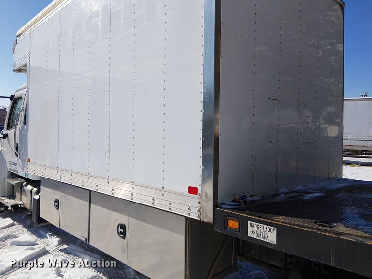 image for item FK0725 2020 Freightliner Business Class M2 Ext. Cab box / flatbed truck