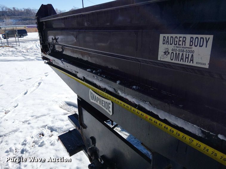 image for item FK0725 2020 Freightliner Business Class M2 Ext. Cab box / flatbed truck