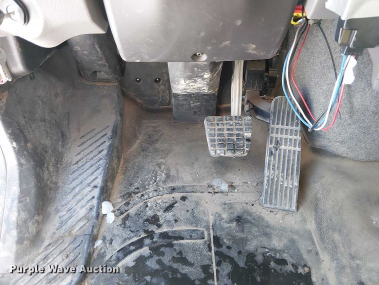 image for item FK0725 2020 Freightliner Business Class M2 Ext. Cab box / flatbed truck