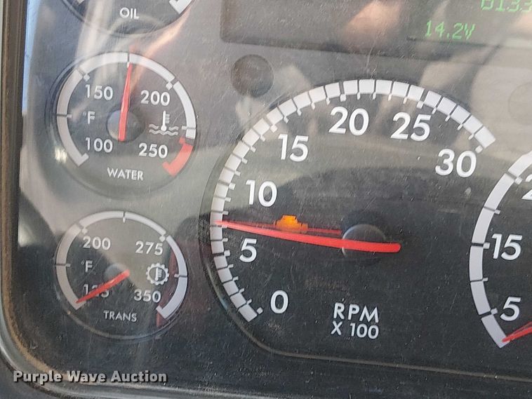 image for item FK0725 2020 Freightliner Business Class M2 Ext. Cab box / flatbed truck