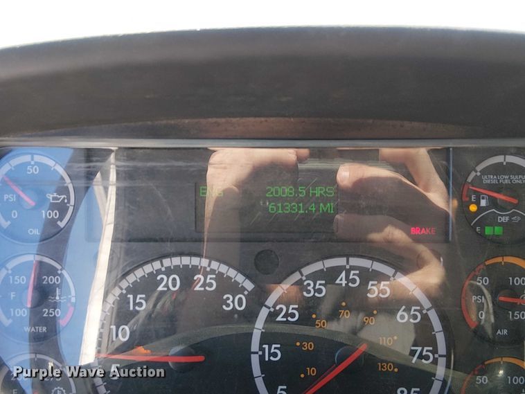 image for item FK0725 2020 Freightliner Business Class M2 Ext. Cab box / flatbed truck