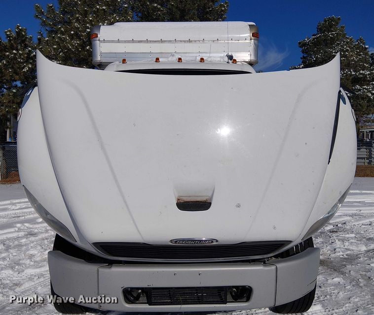 image for item FK0725 2020 Freightliner Business Class M2 Ext. Cab box / flatbed truck